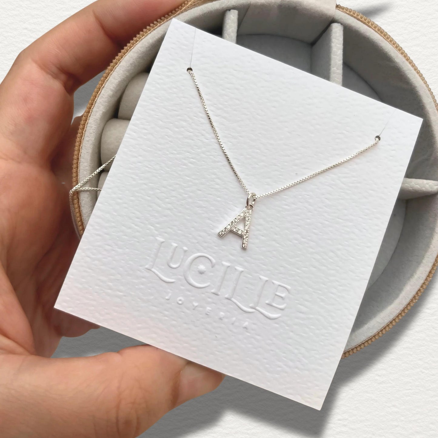 Cadena de Inicial con Zirconia